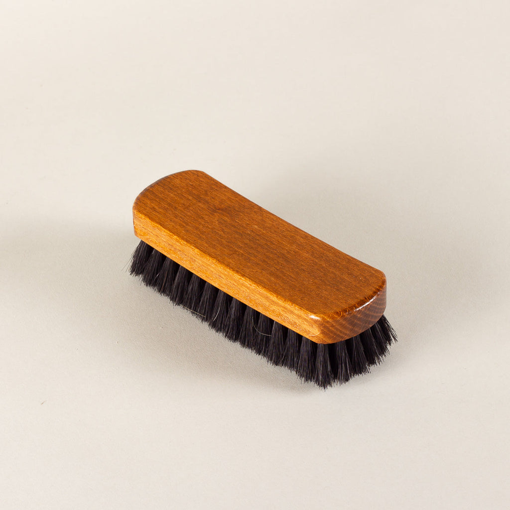 Horsehair Shoe Shine Brush, Beechwood Handle – view 3